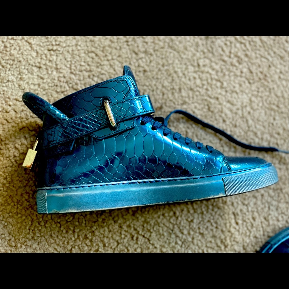 Rare buscemi snakeskin pattern shiny blue shoes